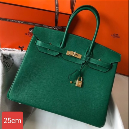 Hermès Kelly Sellier Handbag with Gold Hardware