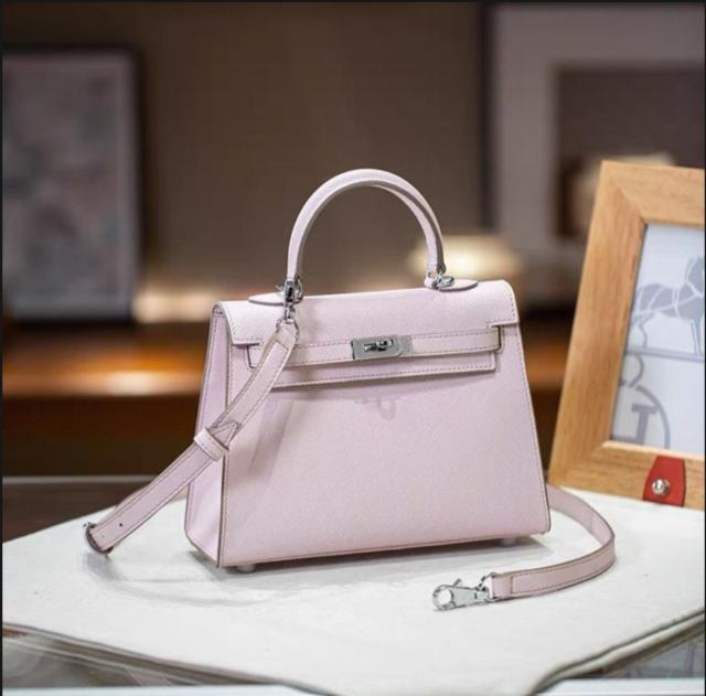 Hermès Kelly Sellier Handbag with Gold Hardware