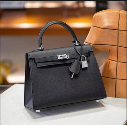 Hermès Kelly Sellier Handbag with Gold Hardware