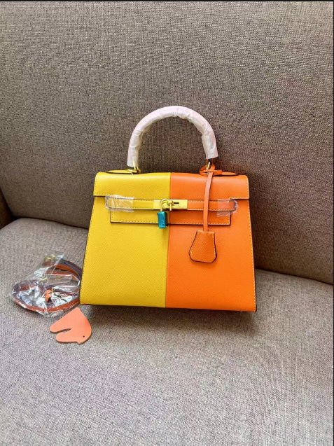 Hermès Kelly Sellier Handbag with Gold Hardware