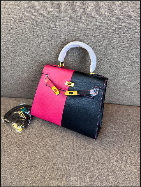 Hermès Kelly Sellier Handbag with Gold Hardware