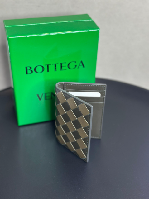 Bottega Veneta Intrecciato Leather Bi-Fold Card Case