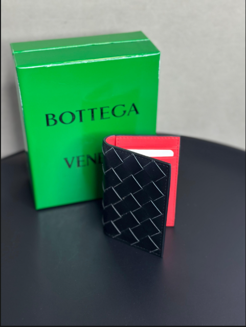 Bottega Veneta Intrecciato Leather Bi-Fold Card Case