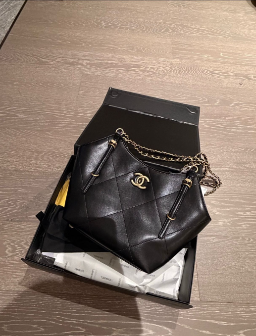 Chanel 22 Large Diamond Quilted Shiny Calfskin Shopping Tote