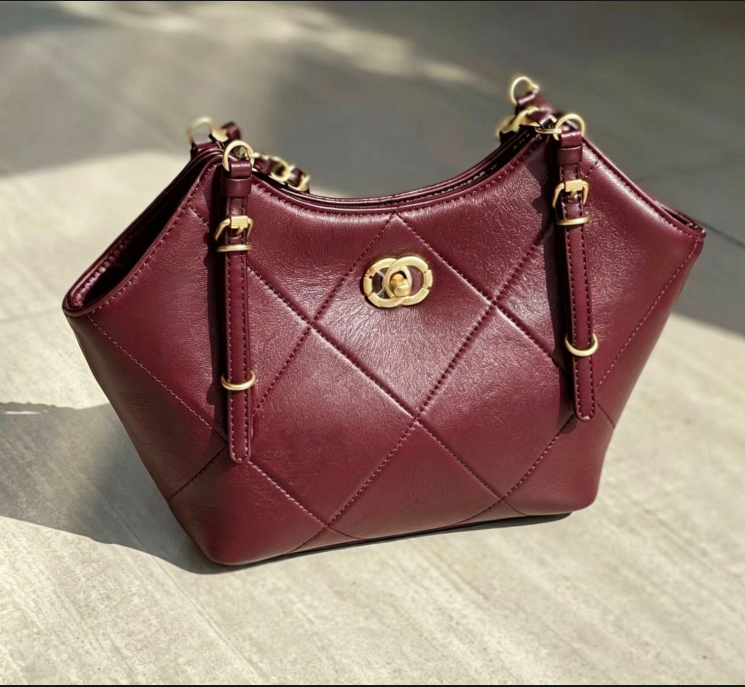 Chanel 22 Large Diamond Quilted Shiny Calfskin Shopping Tote