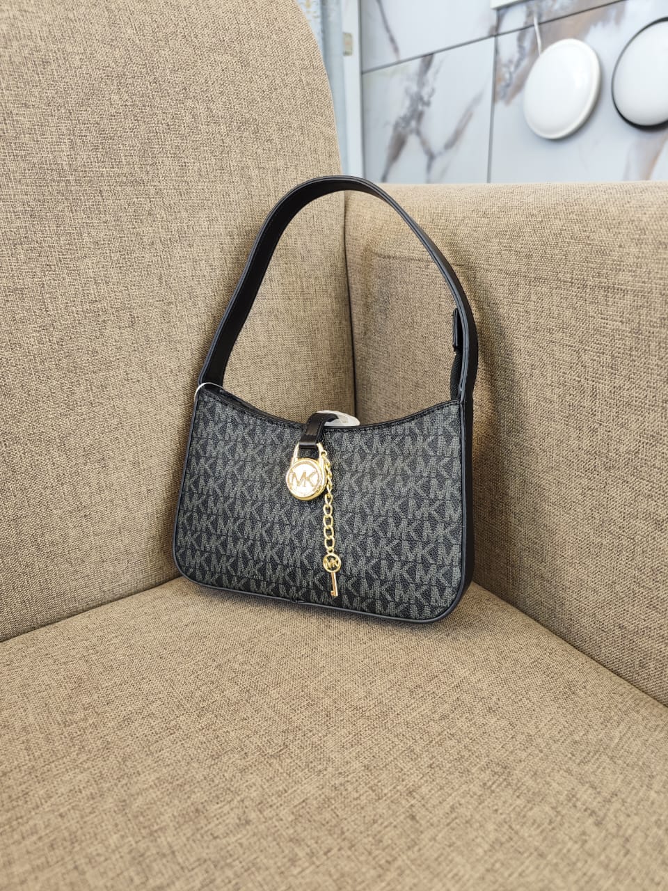 Aigner Leather Curved Hobo Shoulder Bag