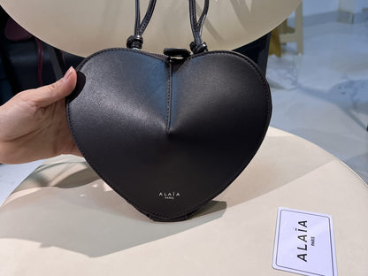 Heart-shaped Shoulder Bag
