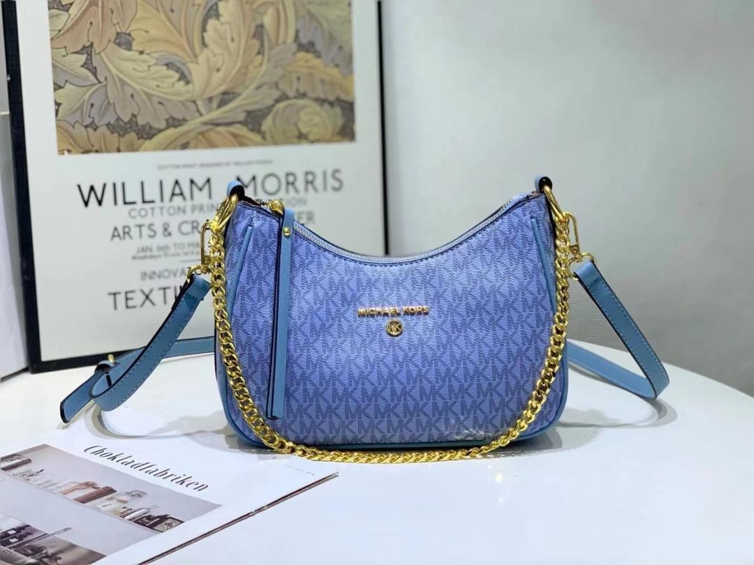 Michael Kors Jet Set Charm Shoulder Bag